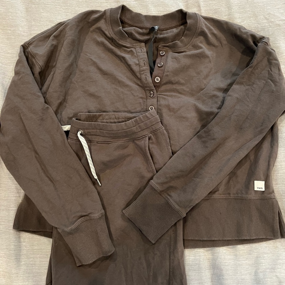 Vuori Laguna Henley and lounge pant set